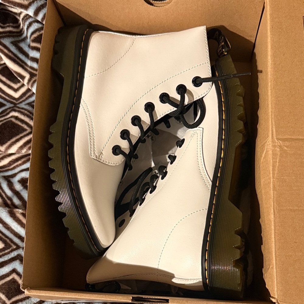 Doc Martens White Lace-Up Ankle Boots